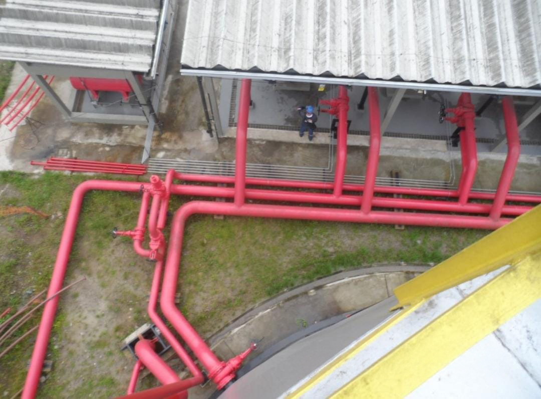 Montagem de estruturas metálicas e tanques industriais